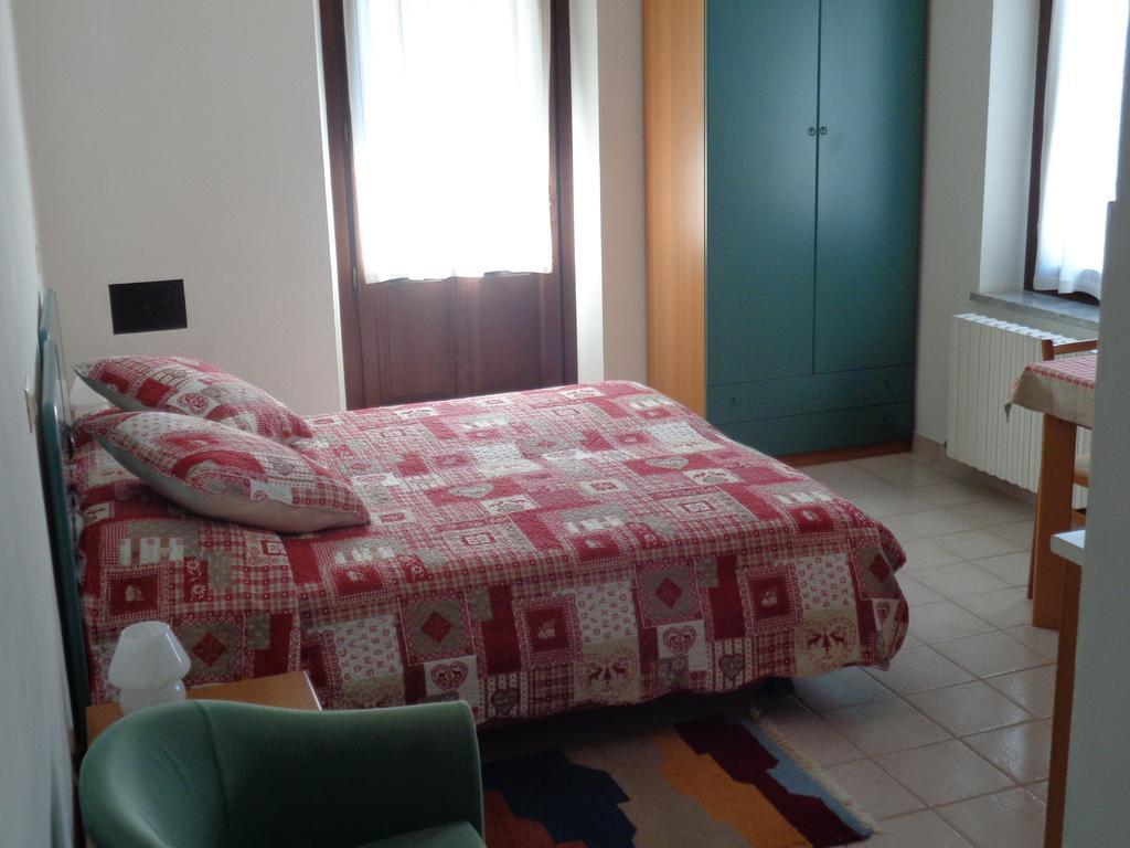 Mont Gele Hotel Ollomont Bilik gambar