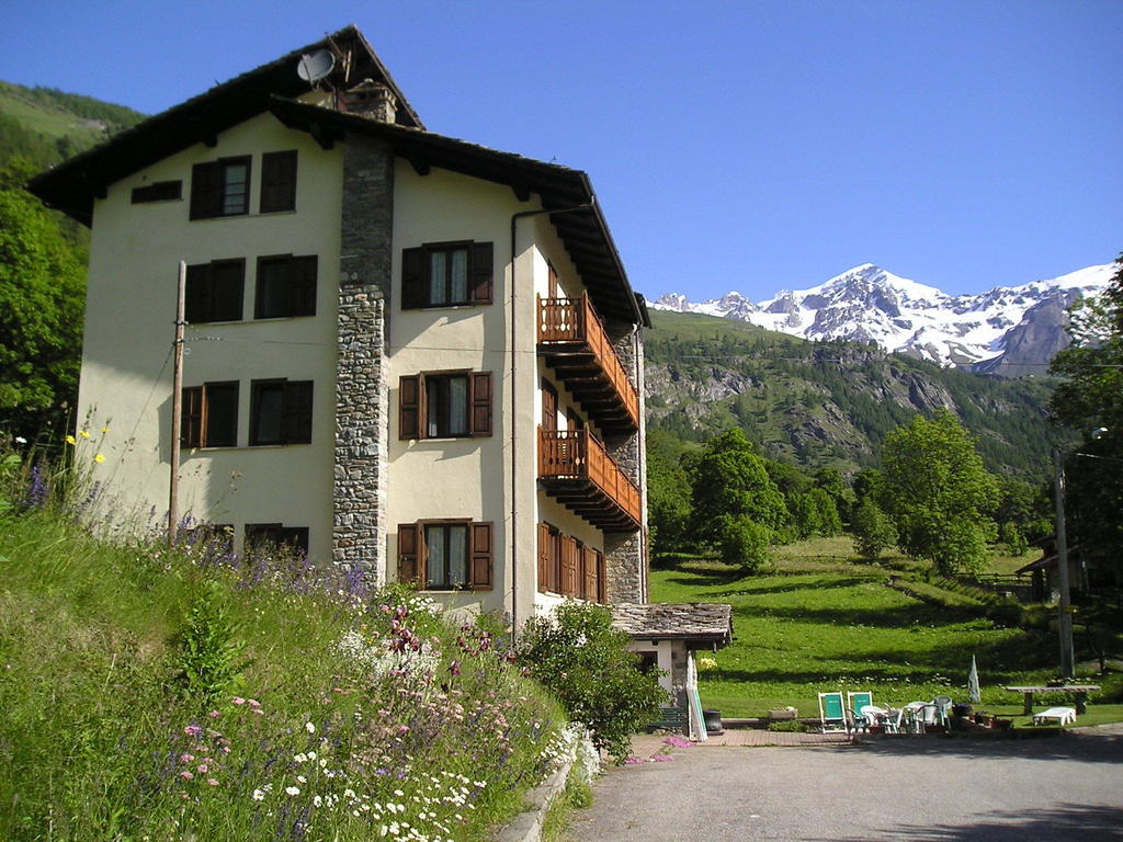 Mont Gele Hotel Ollomont Luaran gambar