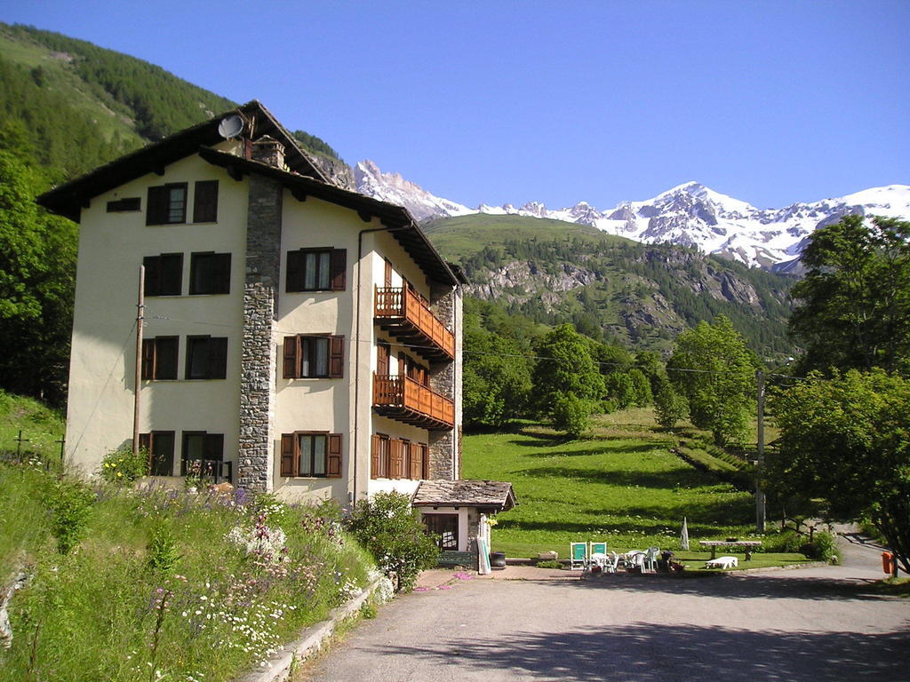 Mont Gele Hotel Ollomont Luaran gambar