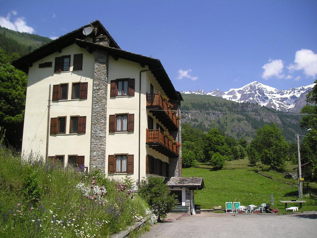 Mont Gele Hotel Ollomont Luaran gambar