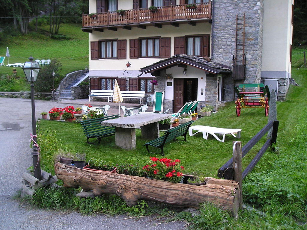 Mont Gele Hotel Ollomont Luaran gambar