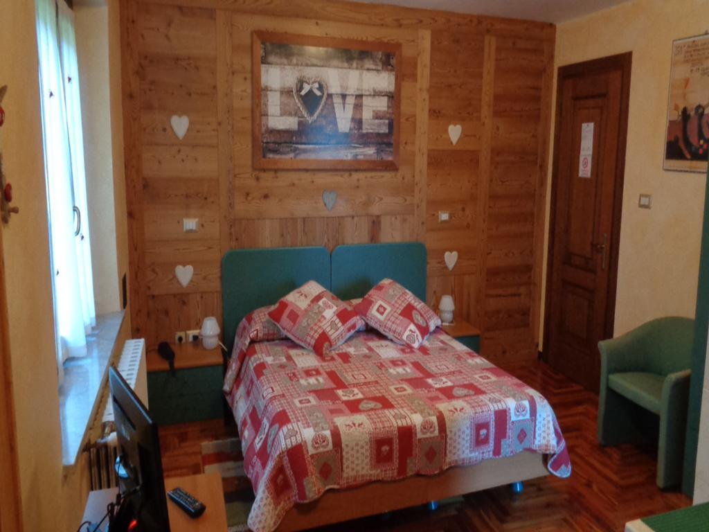 Mont Gele Hotel Ollomont Luaran gambar